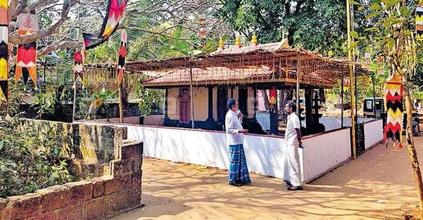 നാട്ടിലെ മുസ്ലിം സഹോദരൻ മരിച്ചു; ഉത്സവാഘോഷങ്ങള് ഒഴിവാക്കി മലപ്പുറത്തെ ക്ഷേത്ര ഭാരവാഹികൾ
