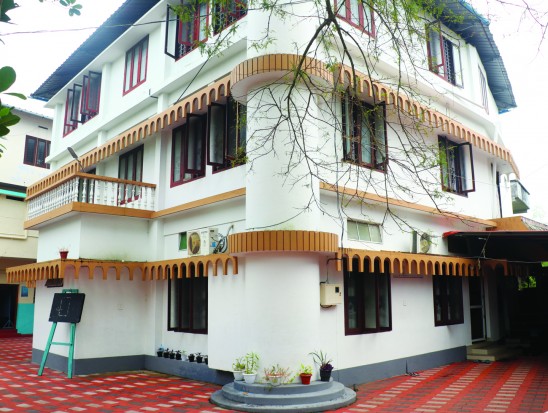 മനുഷ്യസ്നേഹത്തിന്റെ ബാങ്കൊലി മുഴക്കി മർകസ് മസ്ജിദ്